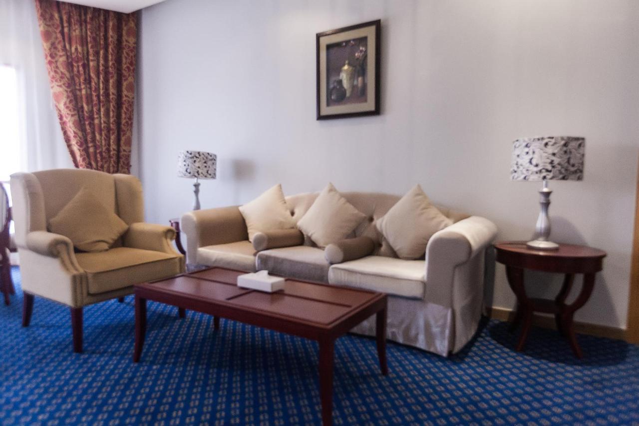 Red Castle Hotel Шарджа Екстер'єр фото