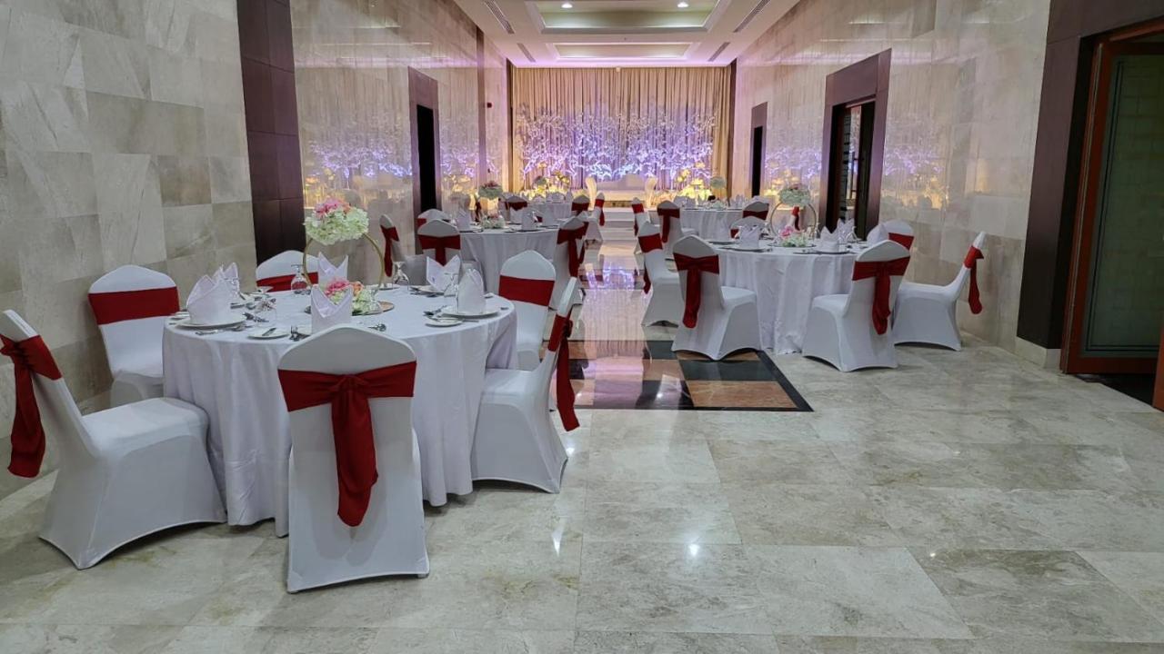 Red Castle Hotel Шарджа Екстер'єр фото