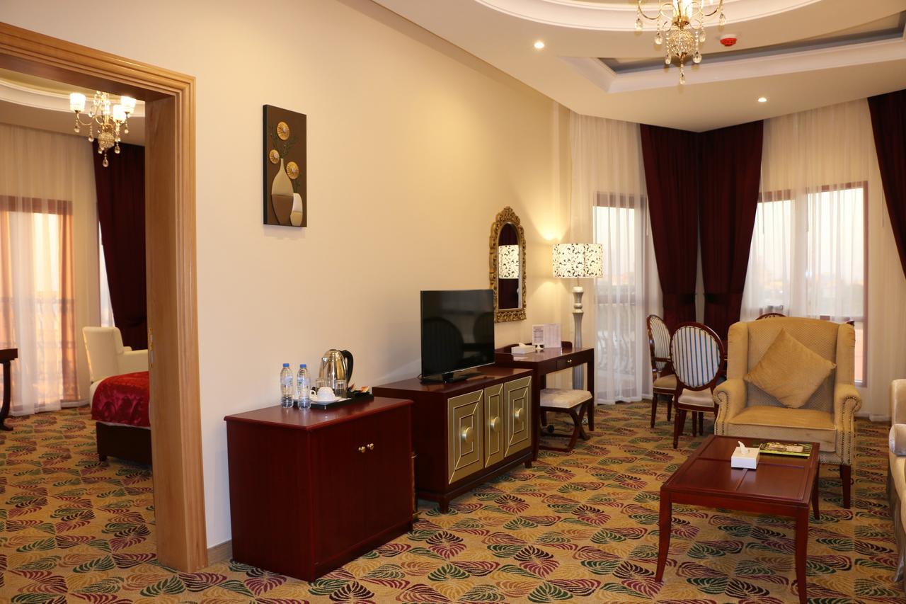 Red Castle Hotel Шарджа Екстер'єр фото