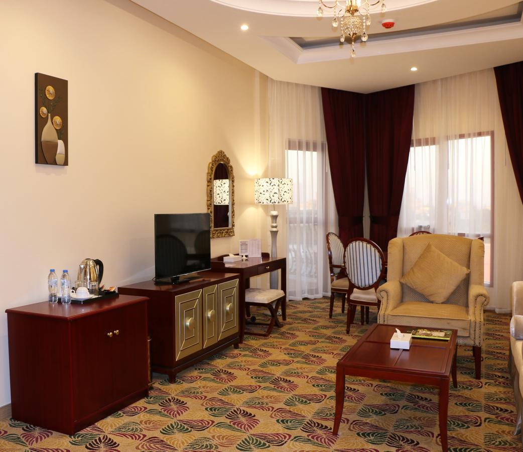Red Castle Hotel Шарджа Екстер'єр фото